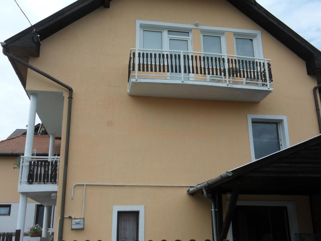 Friends Villa Apartments Hévíz Eksteriør billede