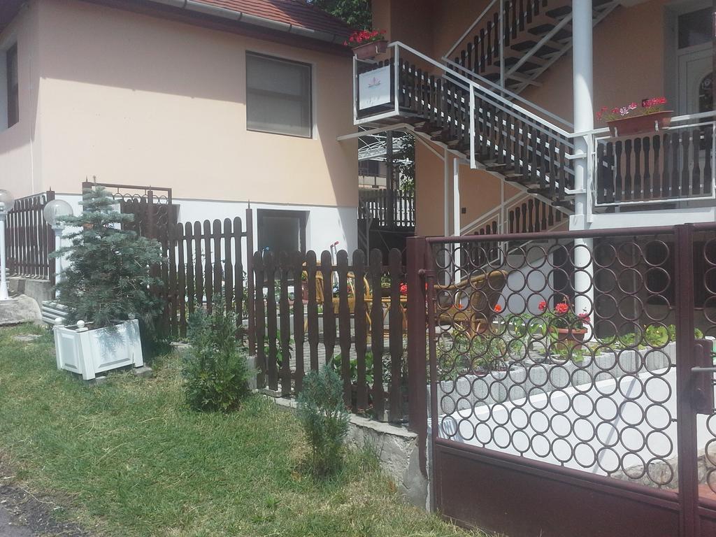 Friends Villa Apartments Hévíz Eksteriør billede