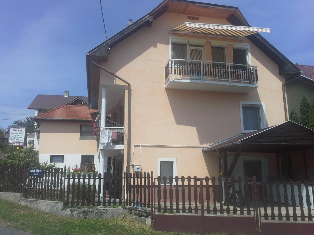 Friends Villa Apartments Hévíz Eksteriør billede